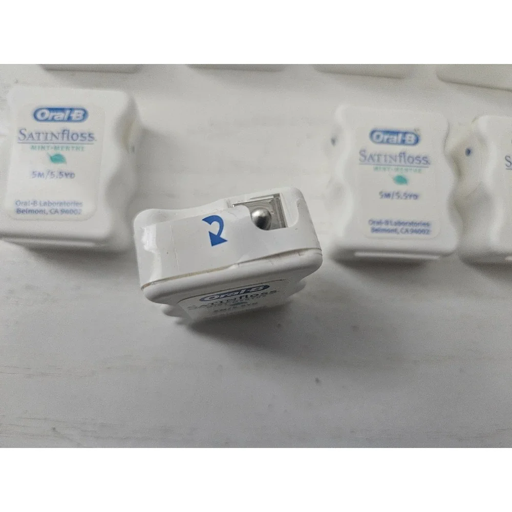Oral-B Satin Floss Mint-Menthe Dental‎ Floss 12 Pack Travel Pack 5m/5.5yds